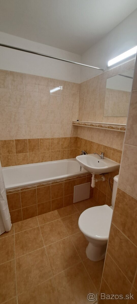 Prenajmem 1 izbový byt Oremburská - Banská Bystrica - 14