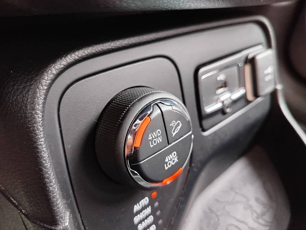 Jeep Renegade 2.0 4X4 AUTOMAT / UZAVIERKA - 14