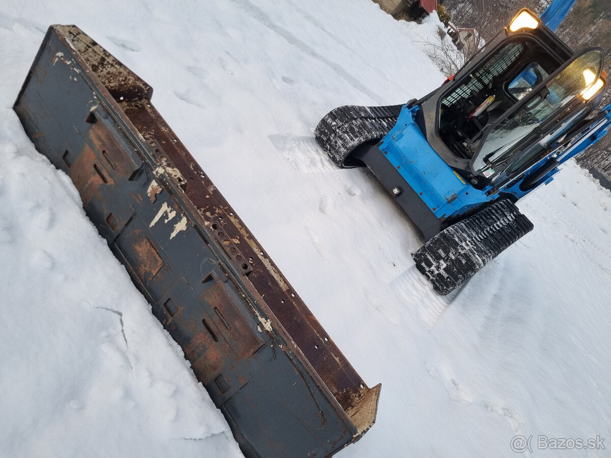 Pásový nakladač Bobcat T770 2,5 t - 14