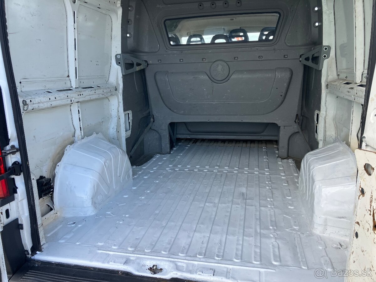Peugeot Boxer 2.2HDI Minibus 6-miestne - 14