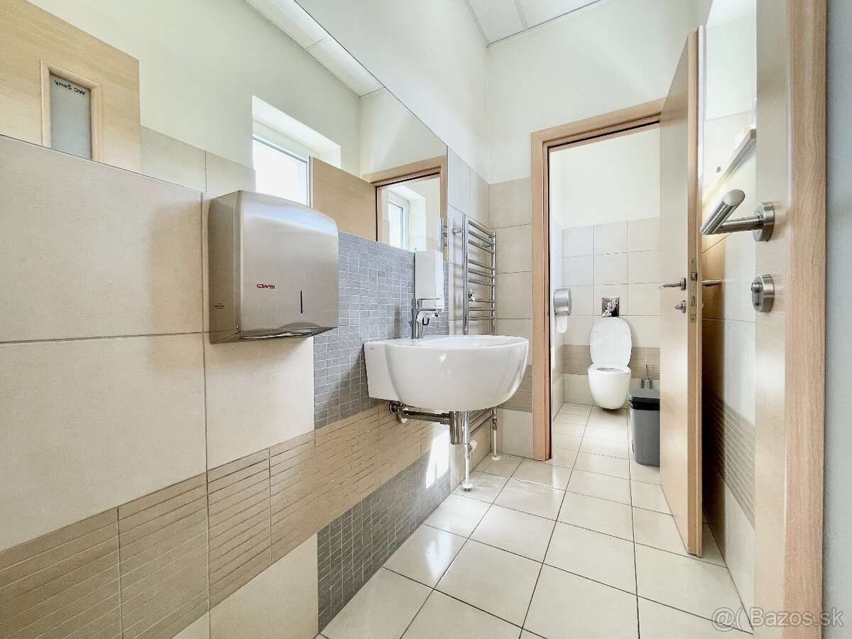 Na prenájom administratívno-skladový areál v Prievidzi - 14