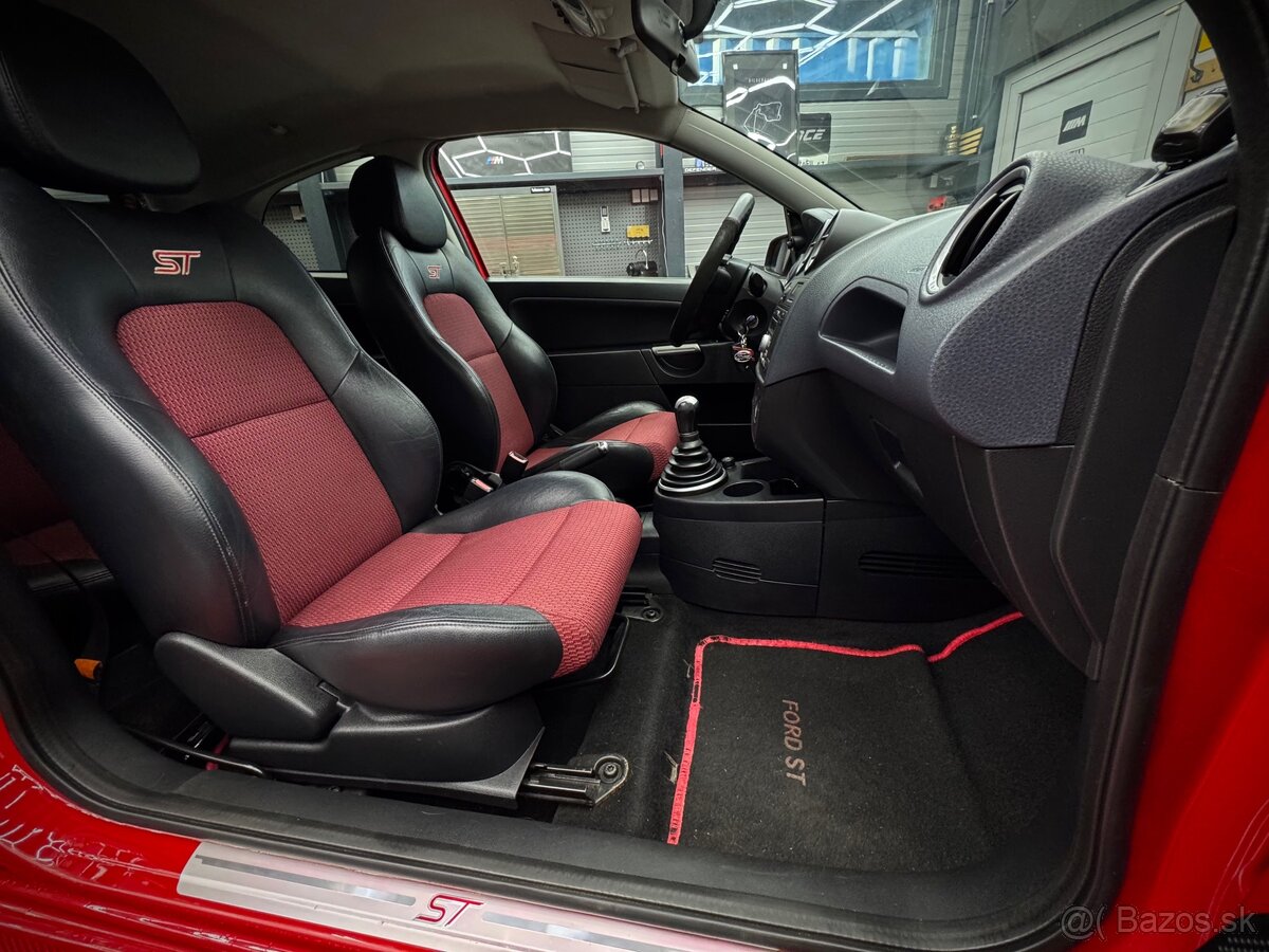 Ford Fiesta ST150 - 14