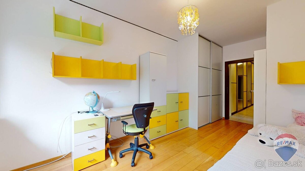 Na predaj veľkometrážny 5i exkluzívny byt s terasou a s 2 ga - 14