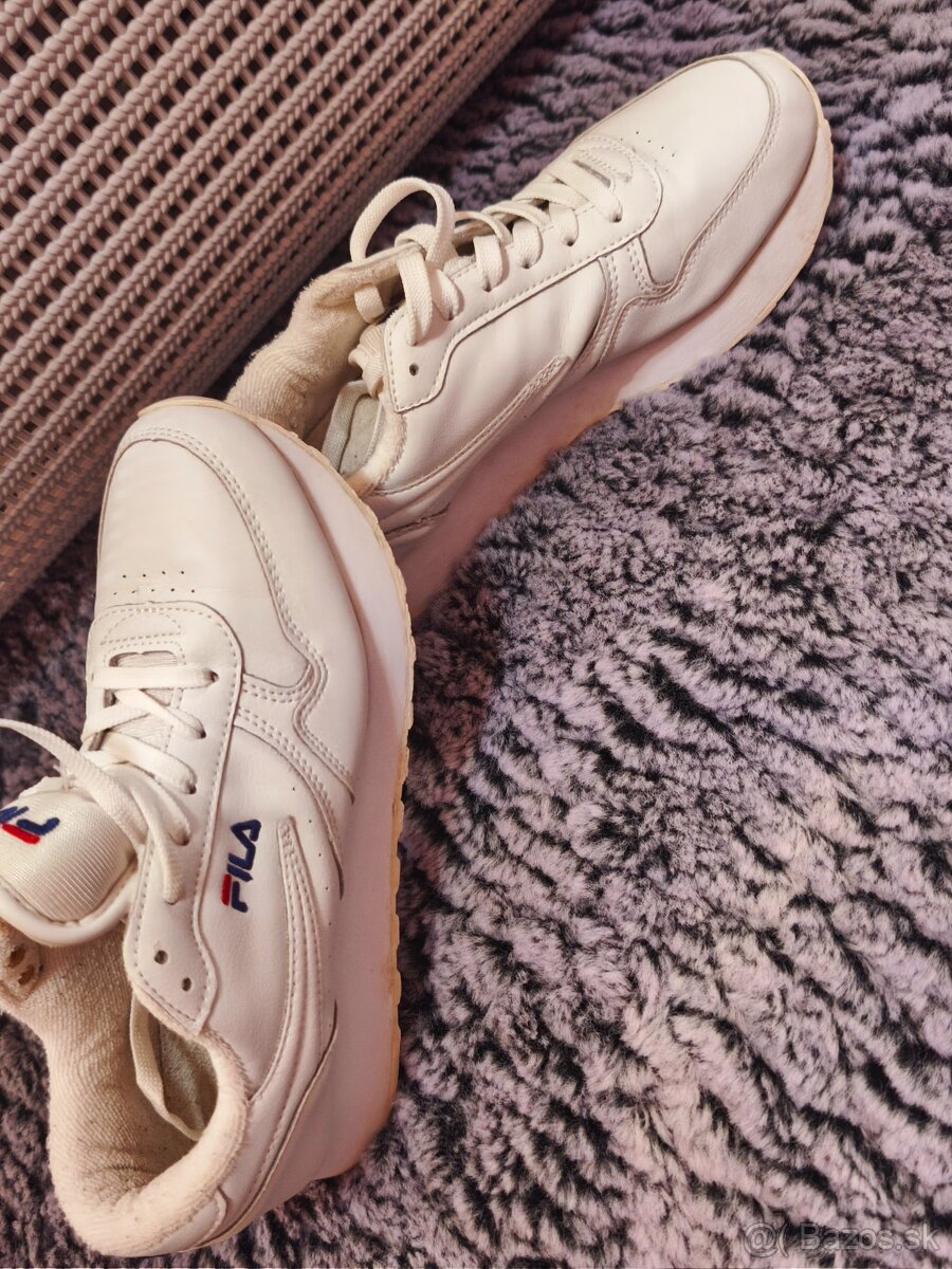 Nike, Adidas, Reebok - 14