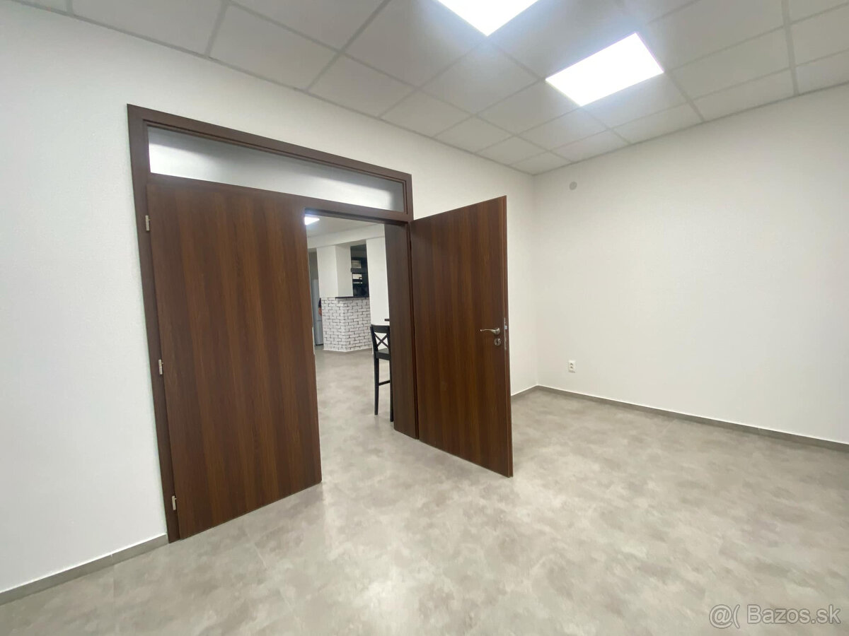 Na prenájom väčší obchodný priestor 230 m² v suteréne v širš - 14
