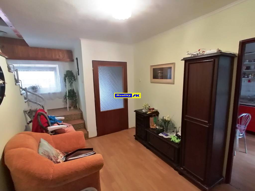 Priestranný rodinný dom v tichej lokalite Martin Priekopa - 14