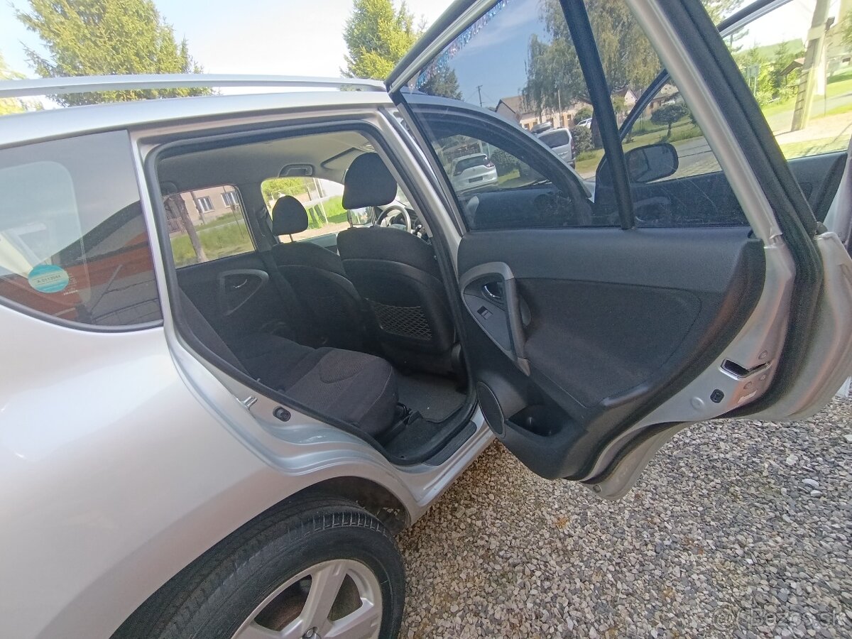 Toyota RAV4 2.2D 4WD 100kW/136PS, 4×4, M6 - 14