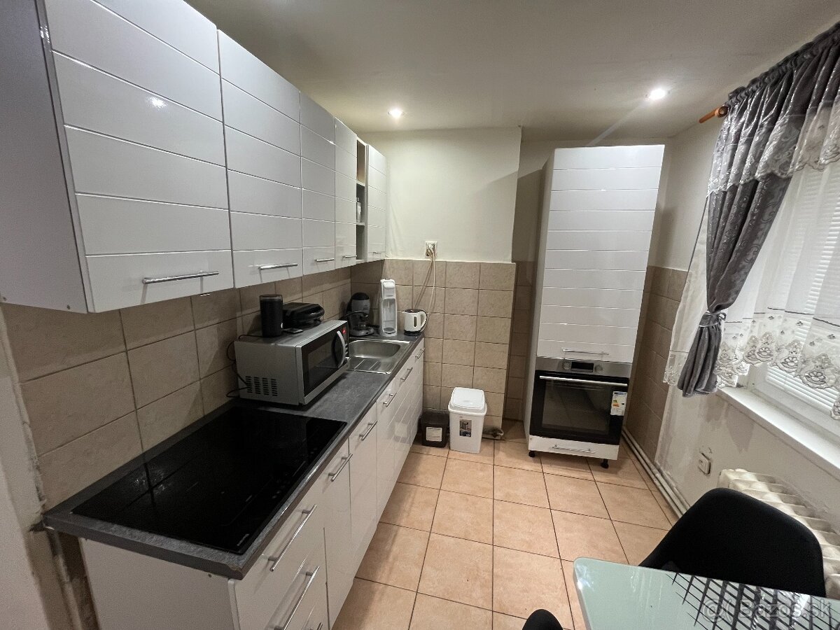 ☀ Svetlý a zariadený byt s kuchyňou po rekonštrukcii - 14