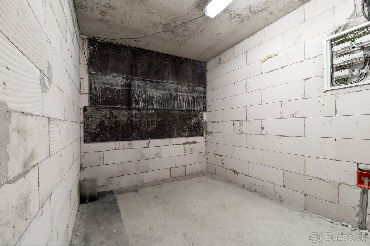 VÝRAZNE ZNÍŽENÁ CENA - Na predaj rozostavaný rodinný dom s v - 14