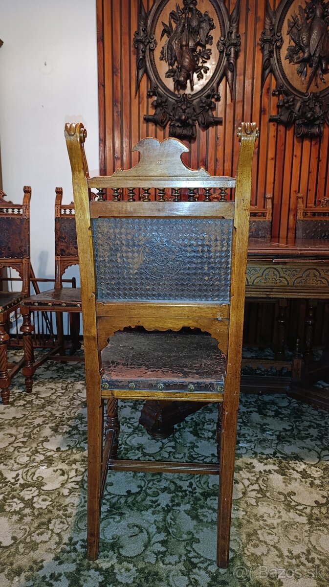 Predám starožitný jedálenský stôl - 14