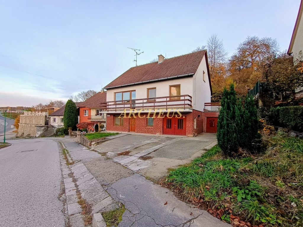 NA PREDAJ VIACGENERAČNÝ RODINNÝ DOM, POZEMOK 584M2, MYJAVA - 14