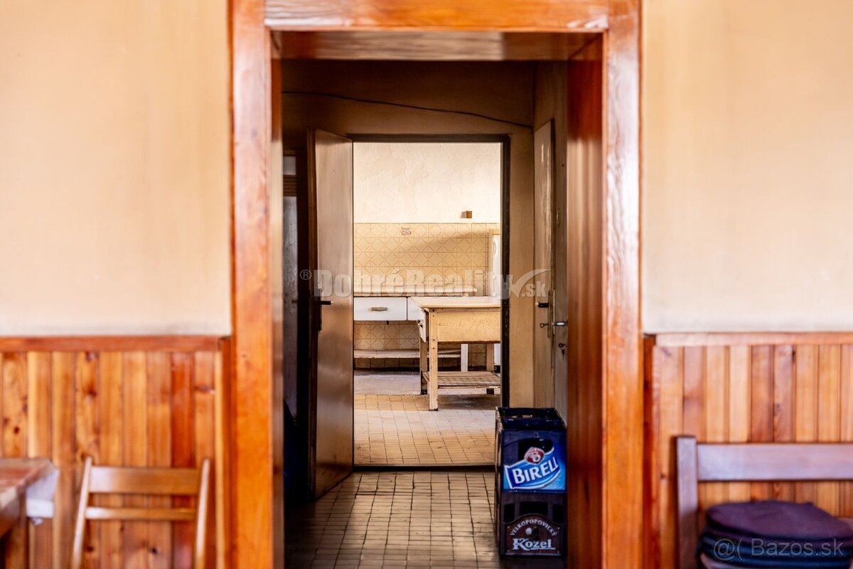 PREDAJ: Historický hostinec pod Muránskym Hradom, 1102 m2, M - 14