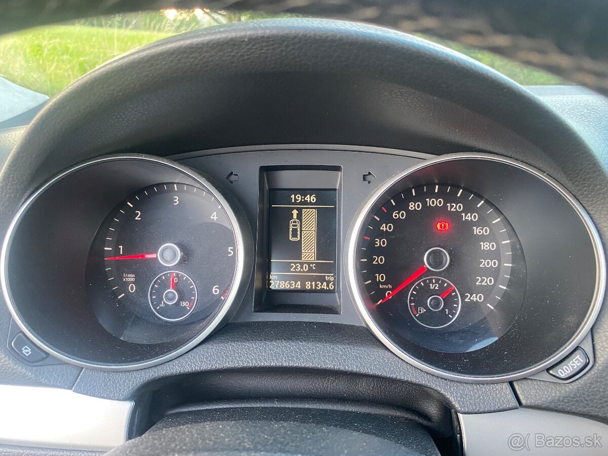 Volkswagen Golf VI 2.0TDI Variant Panoráma,Bi-LED - 14