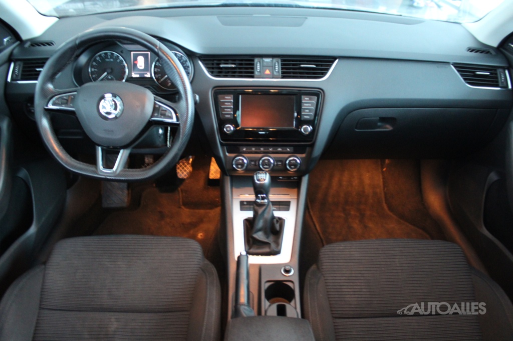 Škoda Octavia Combi 2,0 TDi 110 kW STYLE - 14