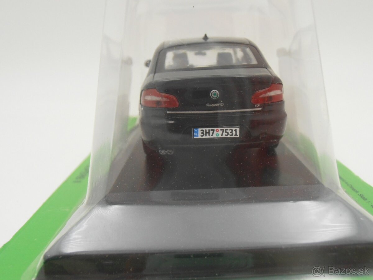 Škoda Superb "Kaleidoskop" 1/43 - 14
