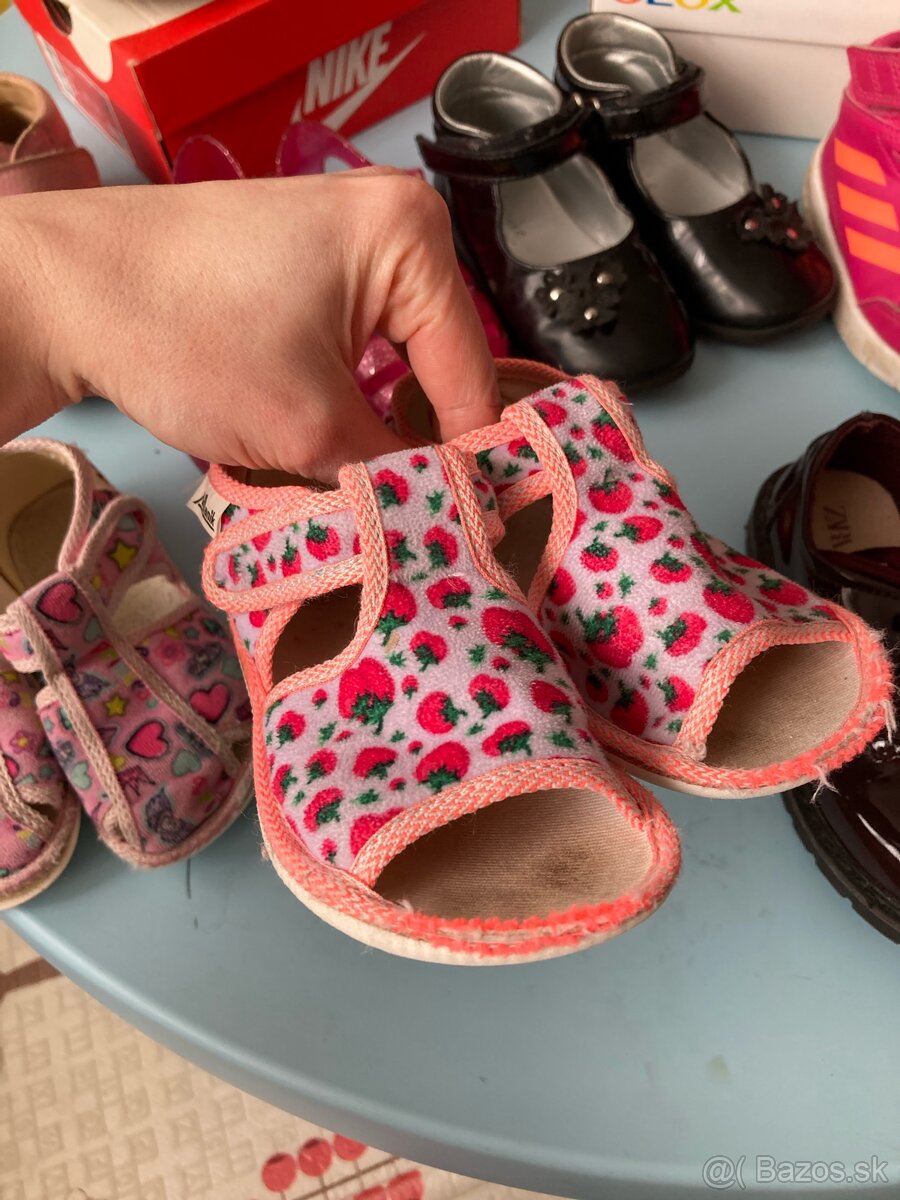 Dievčenské topánky č. 25 - 14