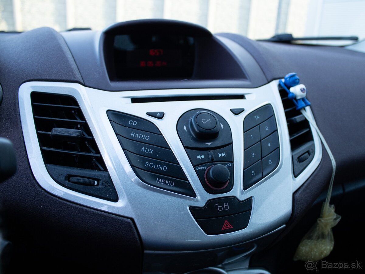 Ford Fiesta 1.4 TDCi DPF Titanium - 14