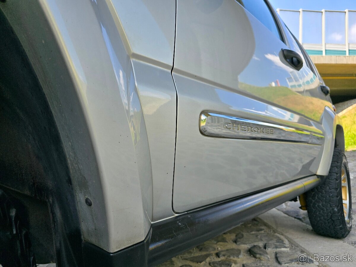 Jeep Cherokee 2,8CRD /120kw A/T facelift /BEZ KOROZIE /ťažné - 14