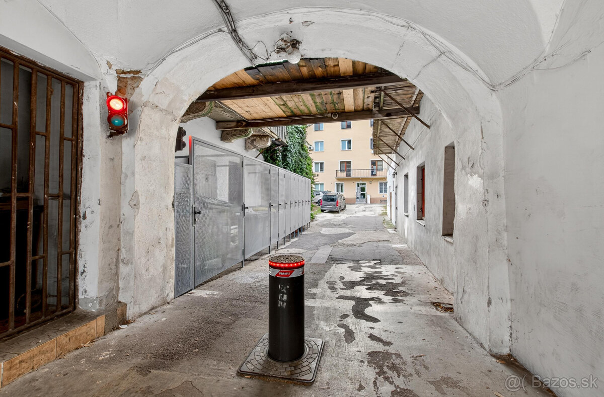 Predaj 3-izbový staromestský byt 91m2 Špitálska ul., výťah, - 14