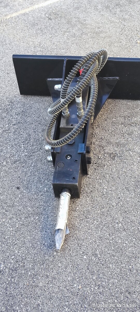 Univerzálni mini nakladač - 14