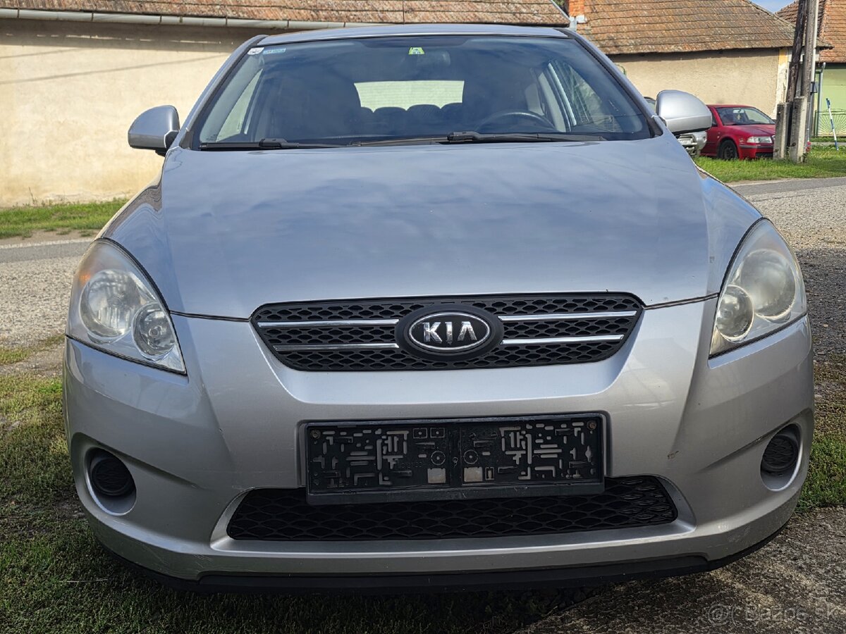 Kia ProCeed 1.4i / mod. 2009 / 130 tisíc KM - 14