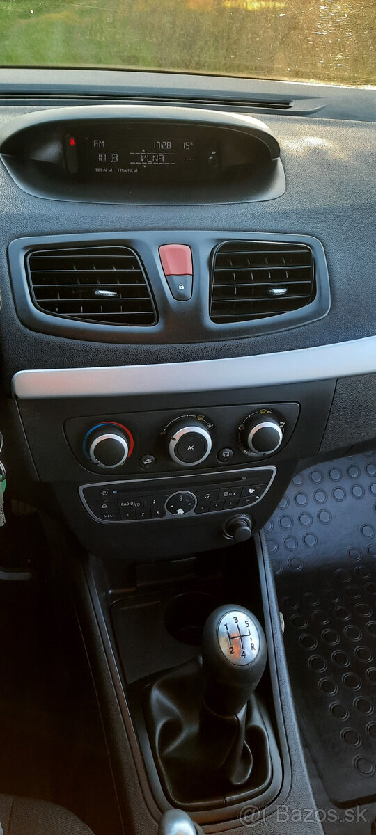 Predám Renault Fluence 1,6 benzín, ročník 2011 - 14