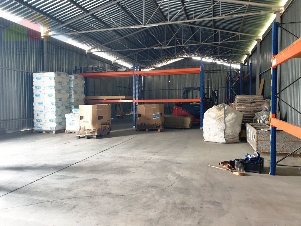 Na predaj priemyselný areál s výmerou 11 000 m² a montova - 14