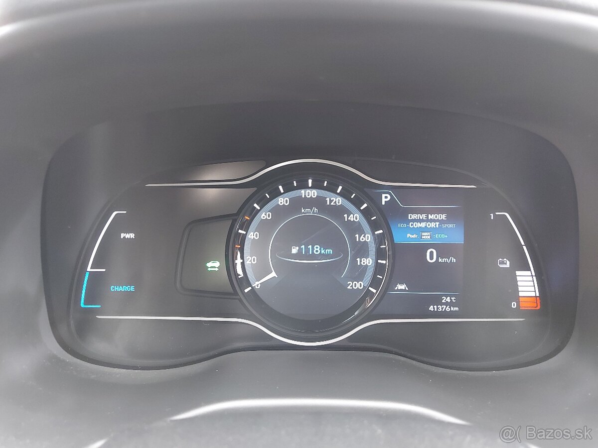 Hyundai Kona Electric 100, servisná kniha, záruka - 14