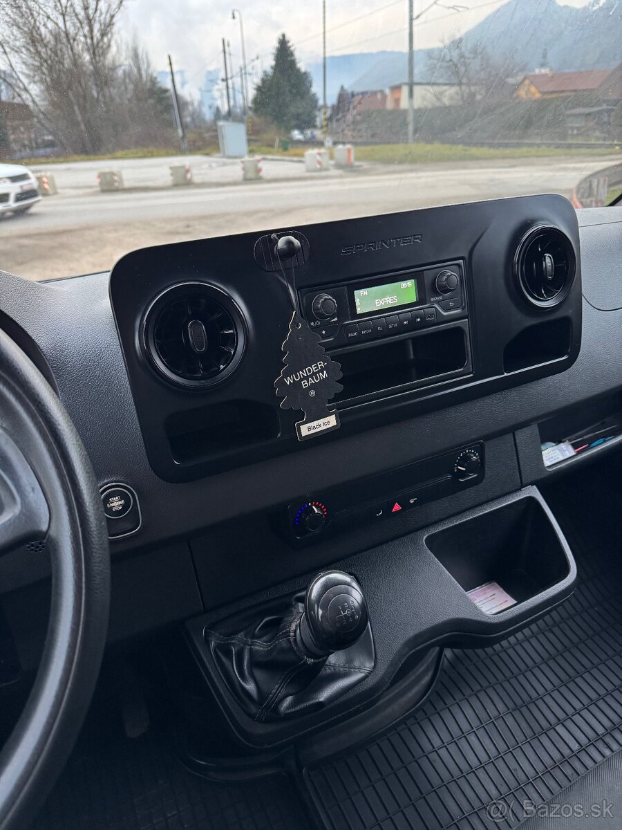 Predám MERCEDES BENZ SPRINTER 2.2 120kw 2018 - 14