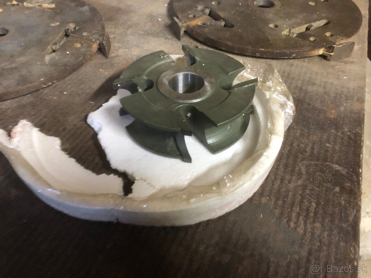 Listinova freza - 14