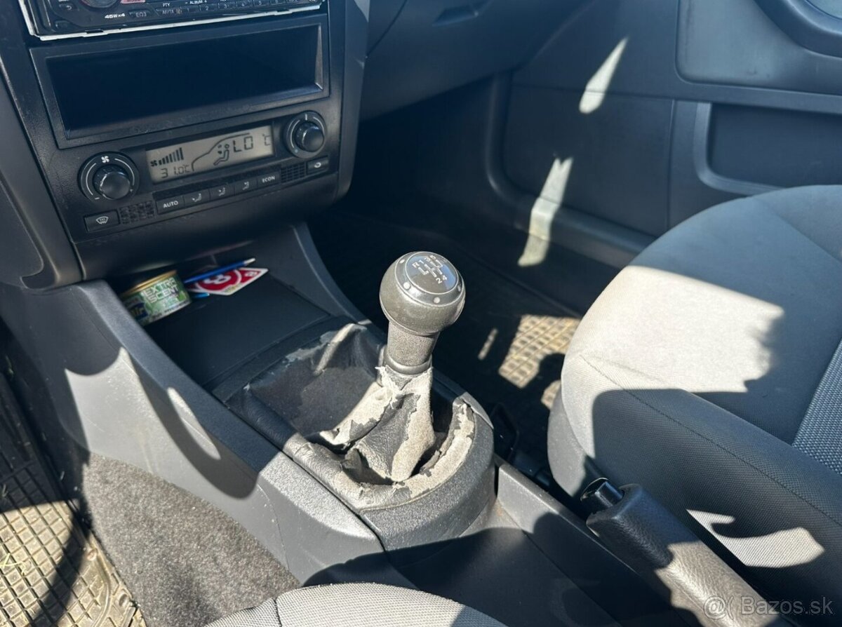 Seat Ibiza 1.2 benzín - 14