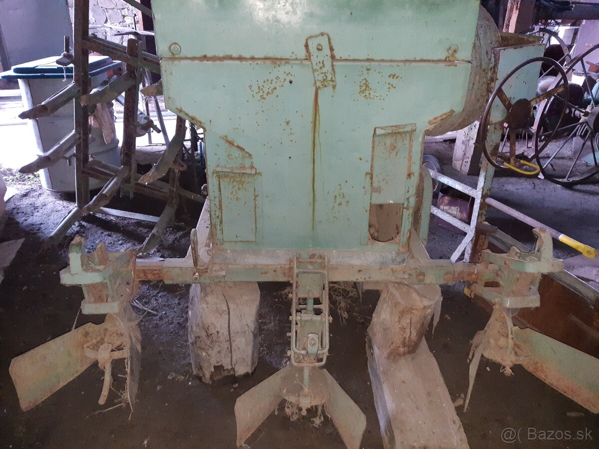 Predáme poľnohospodárske stroje - 14