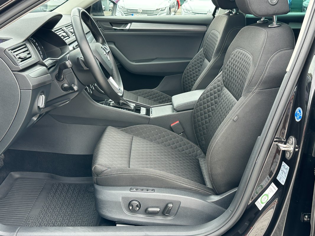 Škoda Superb Combi 2.0 TDi DSG - 14