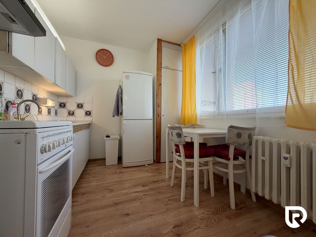 Priestranný 4‑izbový byt s balkónom v Dúbravke – foto 9