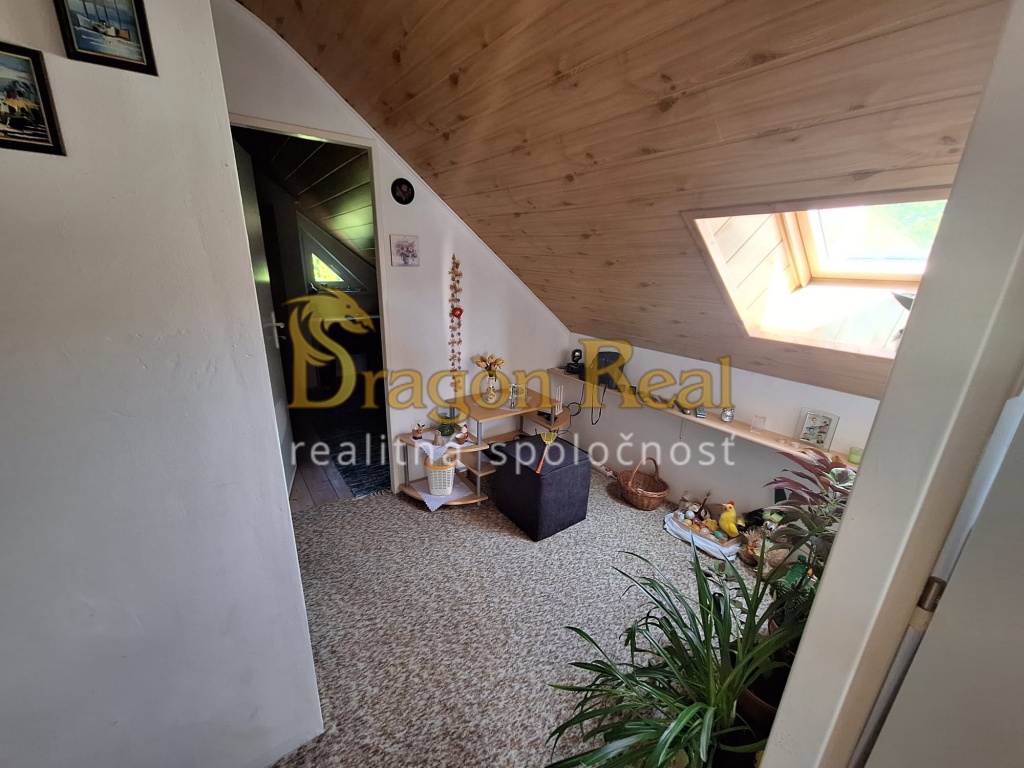 PREDAJ – Rodinný dom s garážou a altánkom – ČERVENÁ VODA - 14