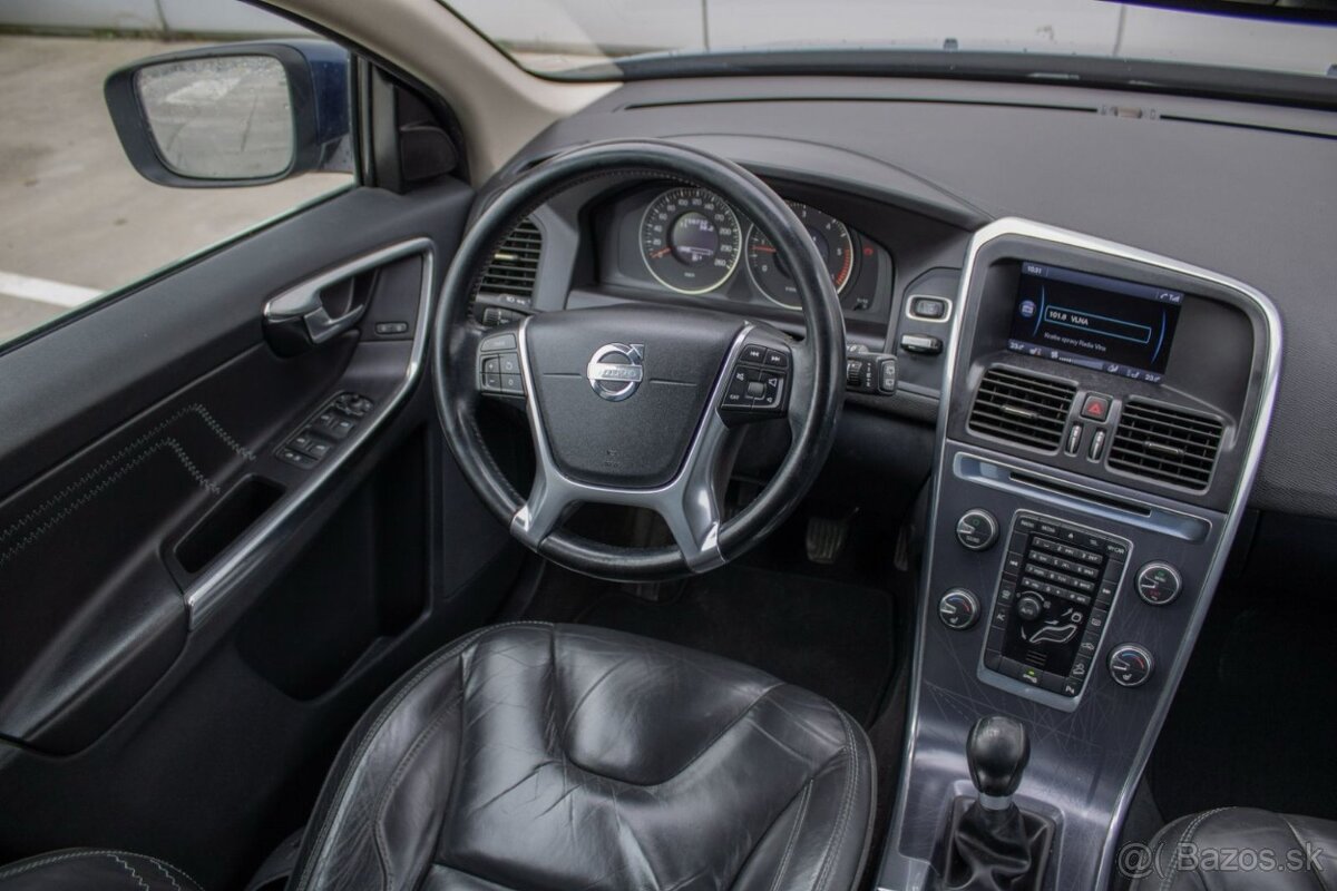 Volvo XC60 D5 AWD Momentum 4X4 - 14