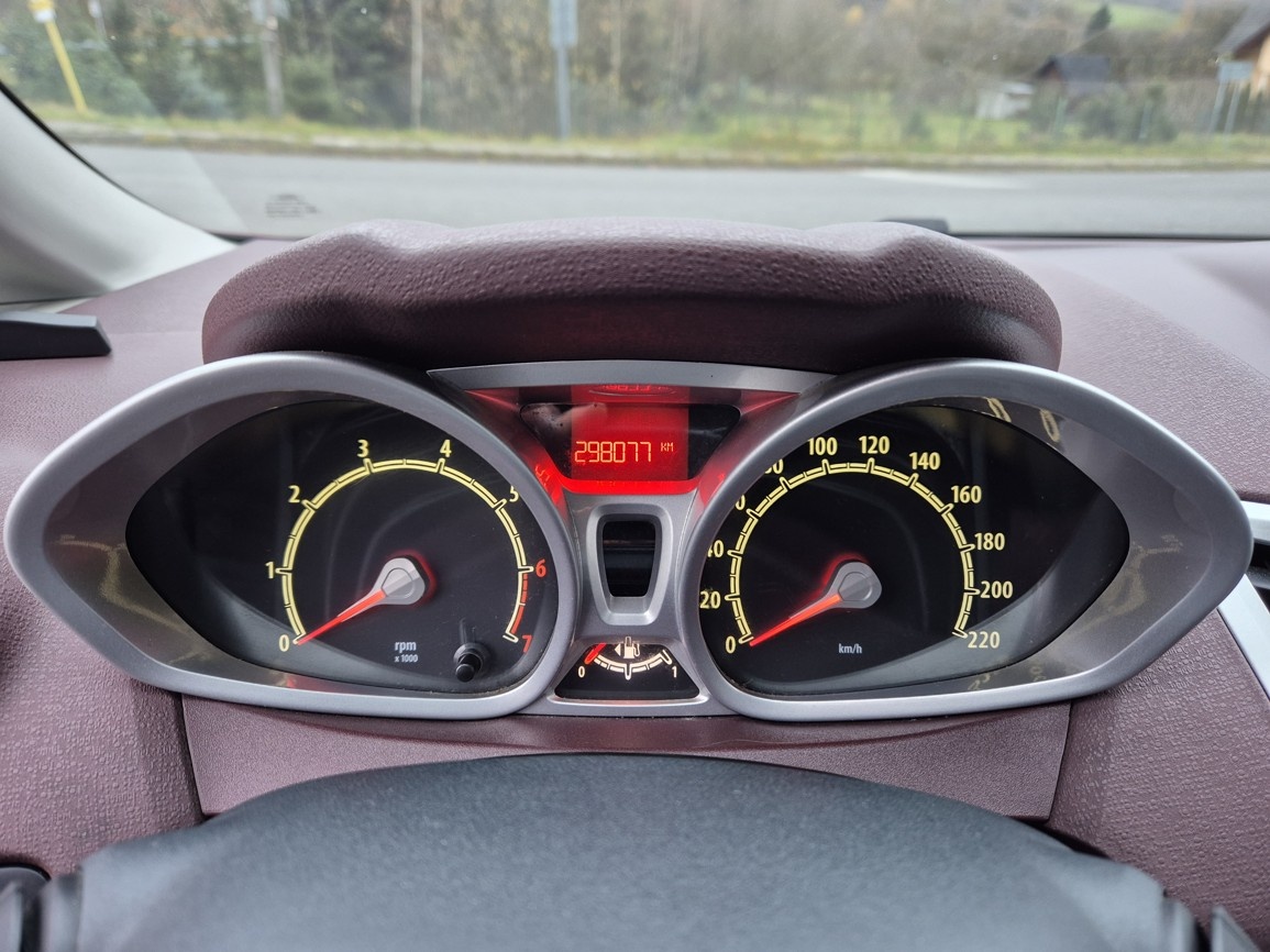 Ford Fiesta 1.25i 60 kW 5°manuál - 14