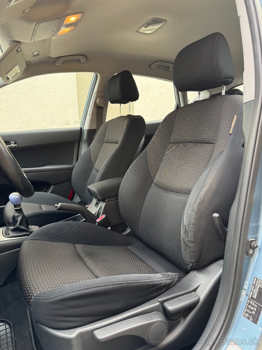 HYUNDAI i30, HATCHBACK, 1,6i, BENZÍN, MANUÁL, 145 970 KM - 14
