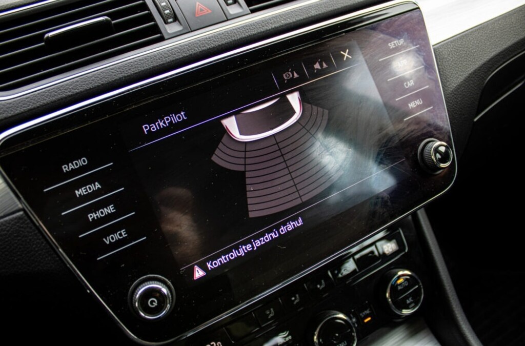 Škoda Superb Combi 2.0 TSI Ambition DSG - 14