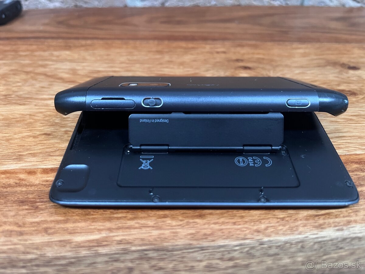 Nokia E7 s qwerty klavesnicou - 14