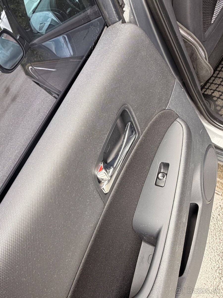 Hyundai i30 1.4 benzín + LPG - 14