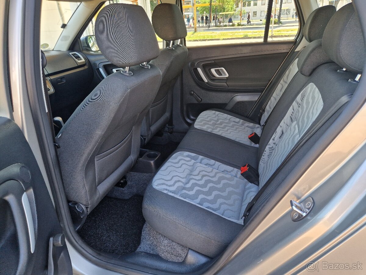 Škoda Fabia Combi 1.4 16 V Elegance - 14