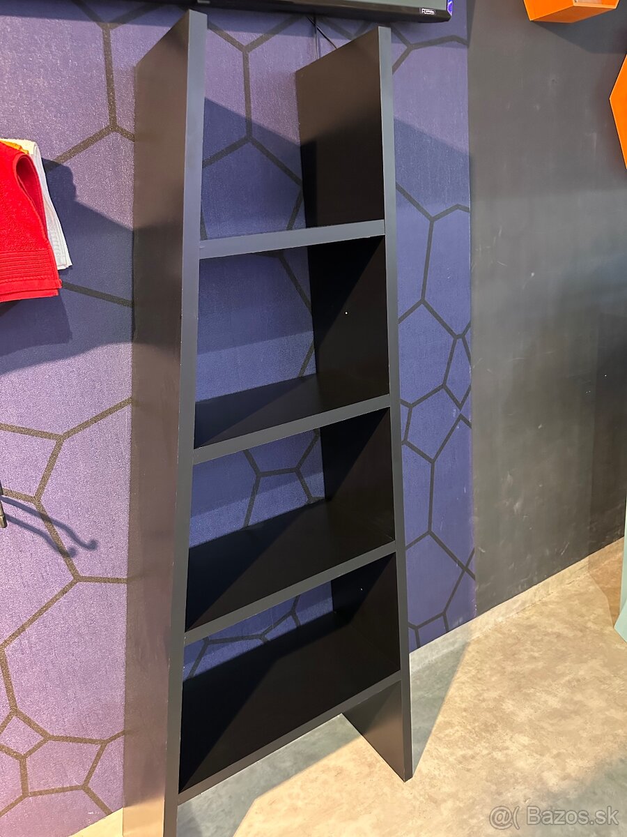 Biele skrinky do šatne, botník a lavičky - 14