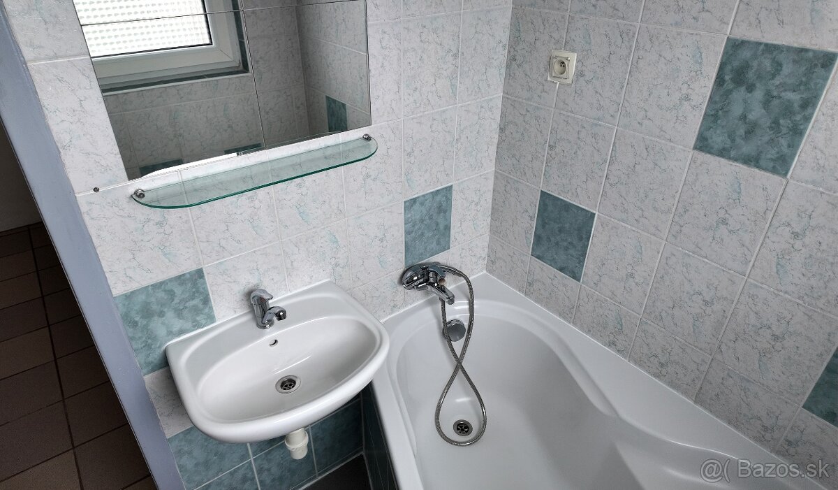 Zariadený 3i byt v kľudnom okolí - 14