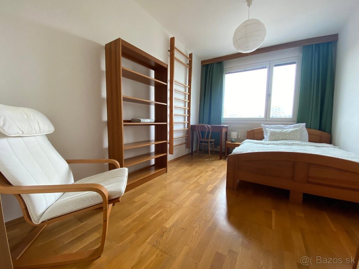 zariadená izba v 3i byte – Solinky - 14