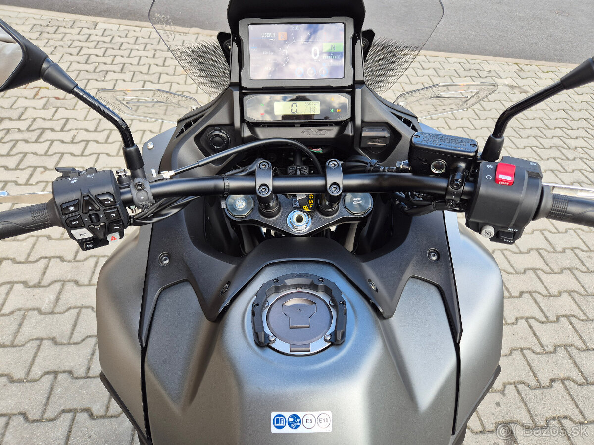 Prodám Honda NT1100 , r. v. 2024, ABS, TC, ČR, 3507km - 14