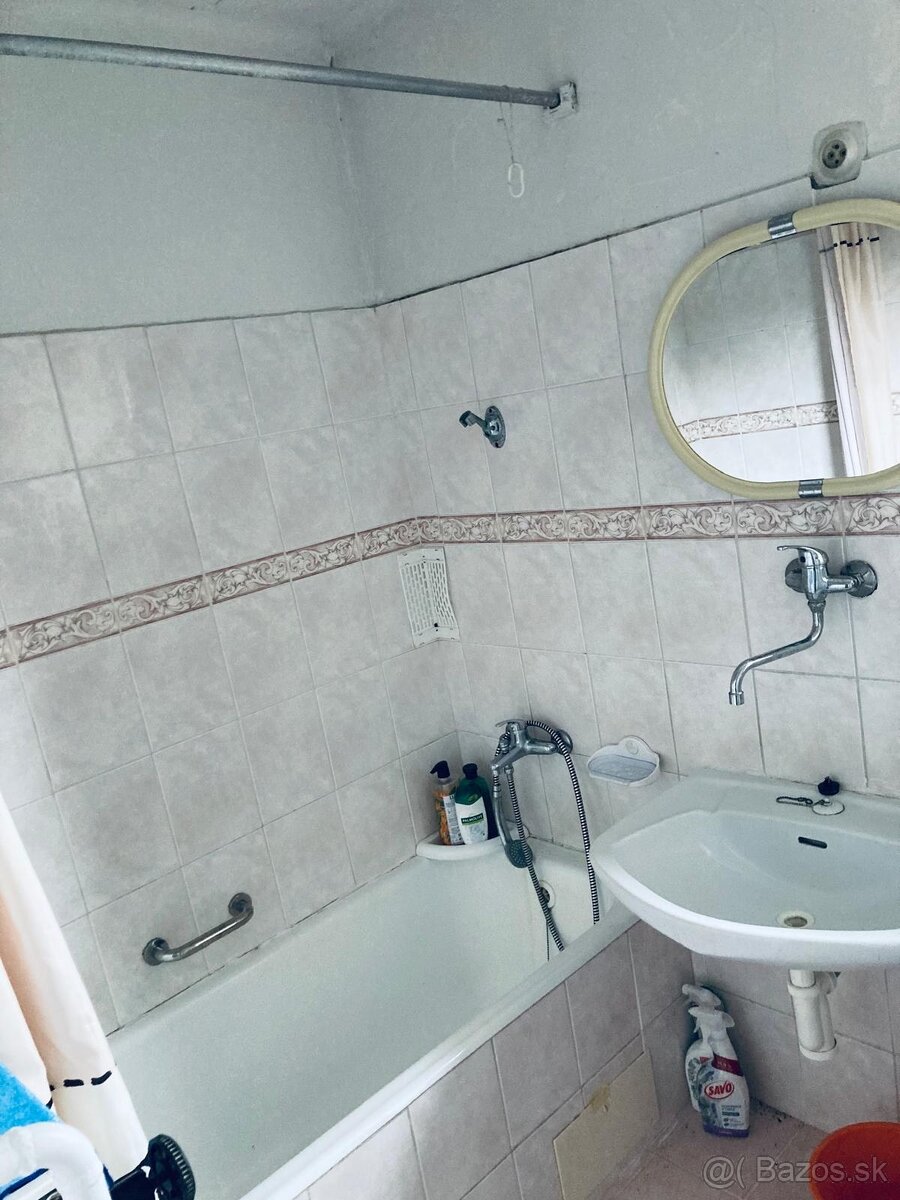 Rodinný dom v obci Haniska - 14