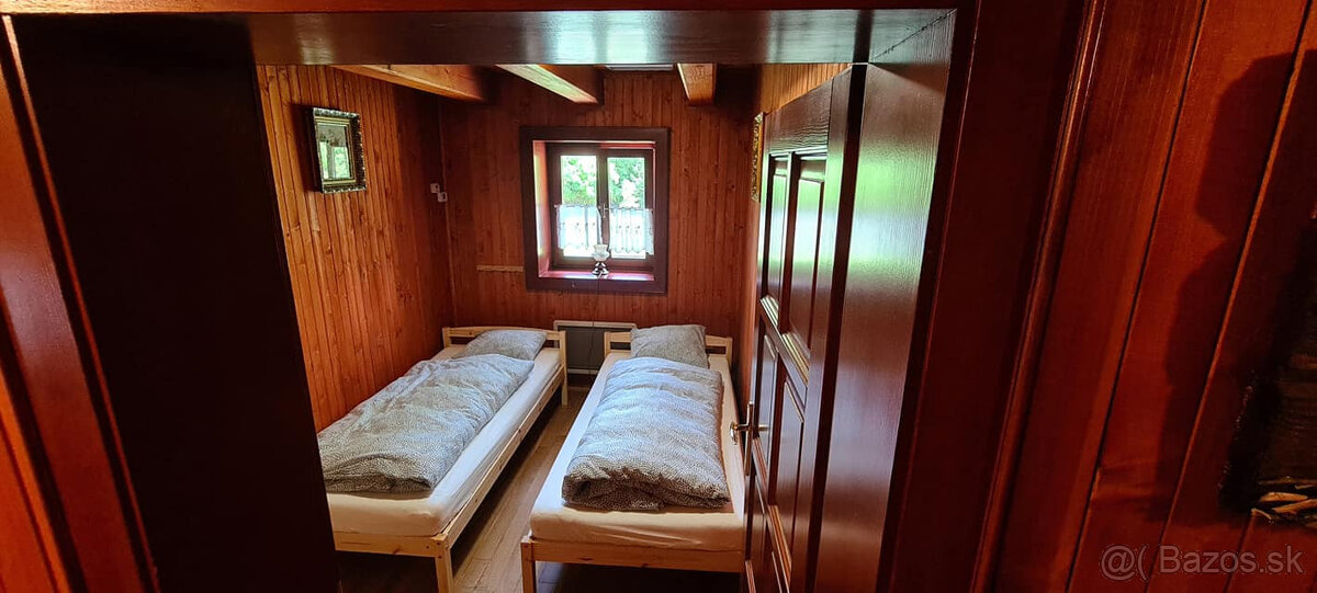 NOVINKA Na predaj areál na podnikanie, pozemok 2500 m2, d - 14