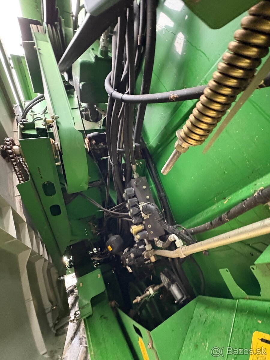 Predam kombajn John Deere W540 - 14