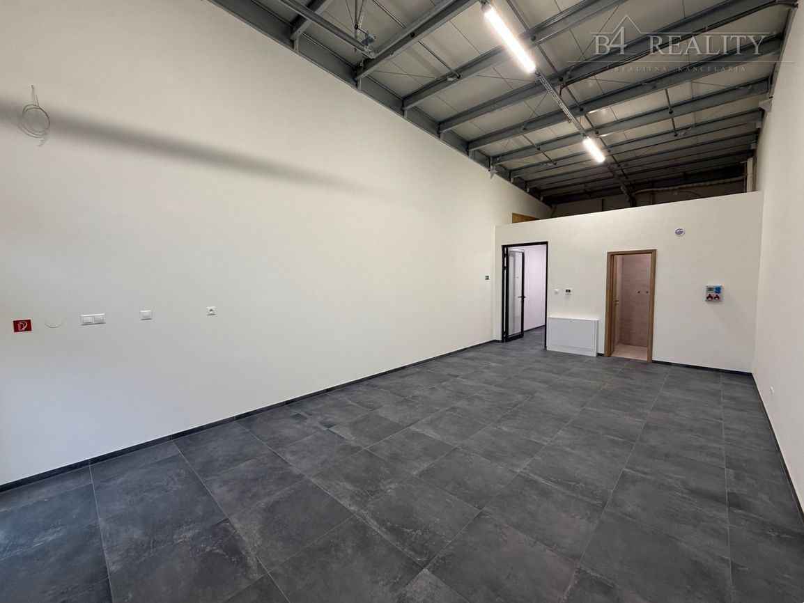 Komerčné priestory na prenájom 105 m2 + 2x parkovacie státie - 14